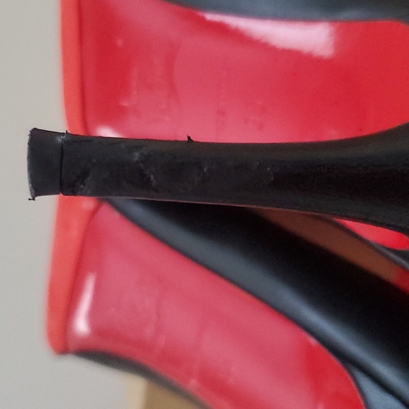 Christian Louboutin Simple Pump - Picture 10 of 14